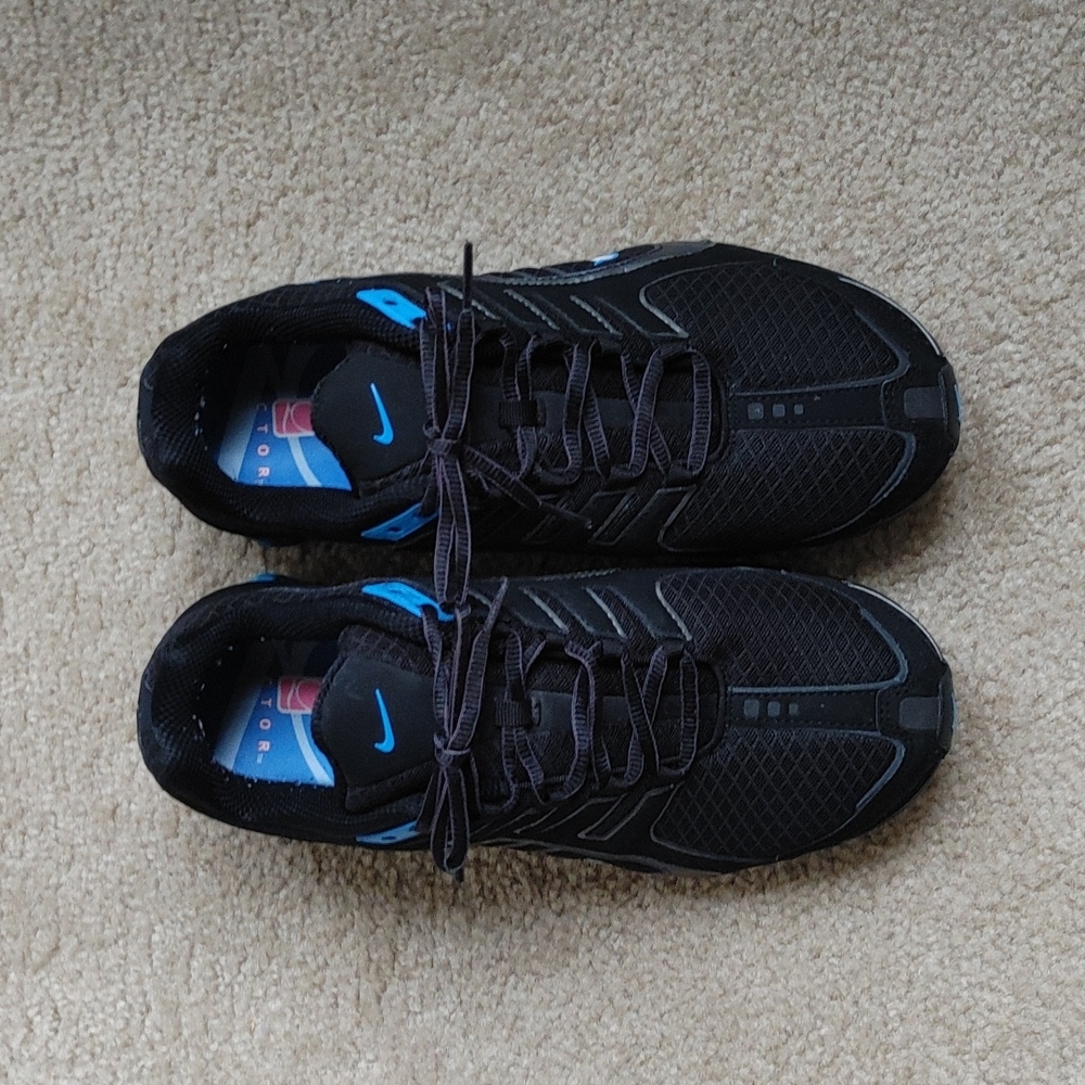 Women's Nike Shox  Navina